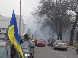 В центре Днепра жгли фаеры