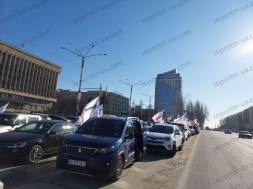 В Запорожье недовольные тарифами на коммуналку предприниматели устроили митинг и автопробег