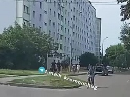 В Кременчуге жители оказали сопротивление ТЦКашникам и разбили им машину