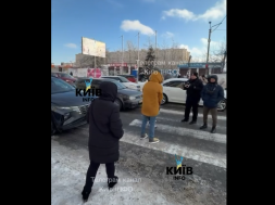 В Киеве люди перекрыли Окружную из-за отсутствия света