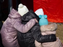 Не ведите, люди, своих детей на «диспансеризацию» от Минздрава Украины! Спасите их от участи сексуальной игрушки и скальпеля трансплантолога!