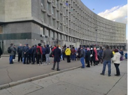 «Не треба розділяти людей»: в Сумах мітингували проти вакцинації від СОVID-19