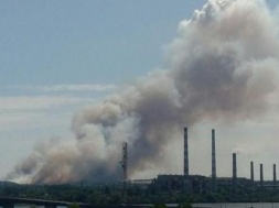 В Днепре снова горят поля: серый дым покрывает город