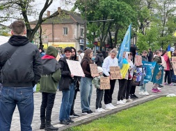 В Николаеве родственники требовали от властей возвратить из плена ВСУшников и азовцев