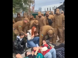 В Киеве нацисты из «Муниципальной варты» разогнали женщин, защищающих от вырубки парк