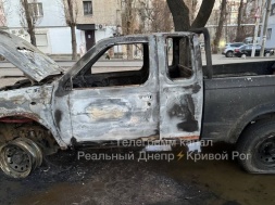 В Днепре неизвестные сожгли авто ВСУшника, приехавшего в отпуск