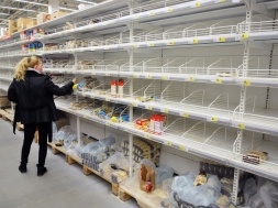 Пустота полок в украинских магазинах быстро увеличивается
