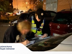 В Киеве разгорелся очередной языковый скандал: школьник во дворе слушал русскую музыку