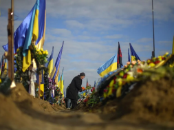 В Ирпене местная власть наживалась на могильных крестах для ВСУшников