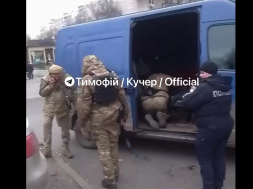 ТЦКашник подстрелил своего напарника, а потом проглотил гильзу