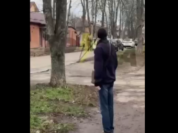 В Полтаве на полицейских могилизаторов женщина спустила собаку бойцовской породы