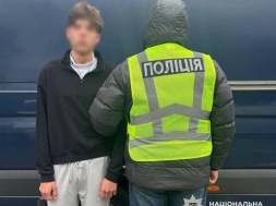 В Киеве 18-летнего парня задержали за поджог трёх авто депутатов Верховной Рады