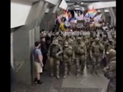 В Харькове прошло шествие ЛГБТ, ему противостояли нацисты из Правого Сектора – «чума на оба ваши дома»!