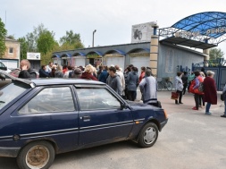 У Глухові підприємці з речового ринку продовжують вимагати, щоб їм дозволили працювати