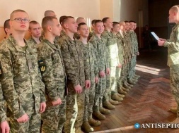 Всех 17-летних школьников обязали стать на воинский учёт в «Резерв+»