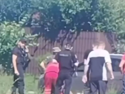 В Кривом Роге ТЦКашник типа случайно попал под машину