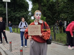 В Киеве состоялась проплаченная украинской верхушкой акция против произвола нардепов