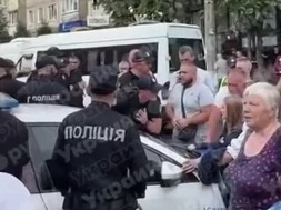 Винница. Жители заступились за мужчину и одержали верх над людоловами