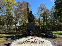В Чернигове нацисты готовят новый акт вандализма на советском воинском мемориале