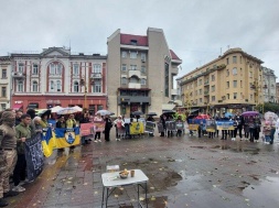 В Ивано-Франковске состоялся митинг родственников пленных из Мариуполя