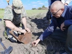 На Сумщине искали монеты, а нашли останки красноармейцев