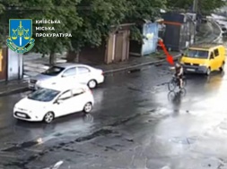 В Киеве неадекватный велосипедист выстрелил в авто из пистолета, но попал в другое