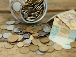 Очередной шаг в порабощении граждан: в Украине отменят возможность отправлять без идентификации мелкие переводы