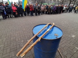 У Запоріжжі перед мерією знову мітингують підприємці зі стихійної ярмарки перед цирком