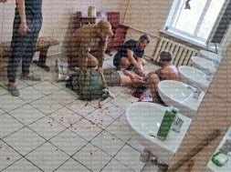 В Киеве мобилизованный в Дарницком ТЦК вскрыл себе вены на руках и шее