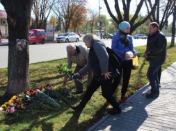 У Павлограді люди мітингують проти "затягування" справ правоохоронцями