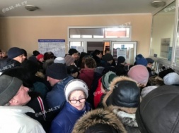 В Мелитополе люди штурмом берут электросеть