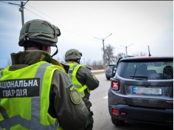 Останавливают и проверяют документы: в Днепре и области усилили контроль на постах полиции