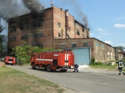 В Днепре горел Метизный завод