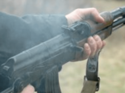 В Хмельницком пьяный ВСУшник начал с балкона стрелять по людям