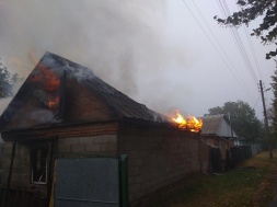 За добу на Полтавщині горіли дві автівки, екскаватор та скутер