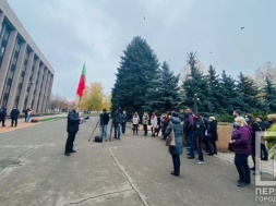 Митинг под зданием горсовета: предприниматели Кривого Рога требовали отмены одного из законов Украины