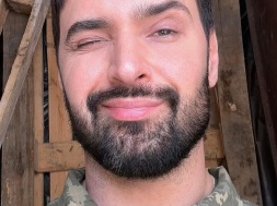 Кто-то на службе поёт перед командованием, а кто-то в посадках танцует танго со смертью
