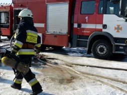 В Днепре на Богдана Хмельницкого горело предприятие