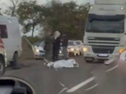 В Одесской области фура насмерть задавила двух ТЦКашников