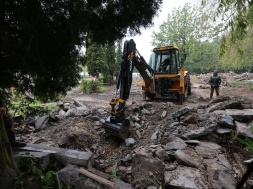 Во Львове полностью уничтожен Холм Славы, где покоились русские и советские воины