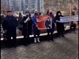 В Днепре прошел митинг против рейдерского беспредела