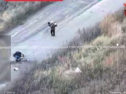 ВСУшники расстреляли дронами мирных граждан, которые шли в российскую сторону