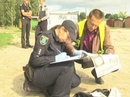 В Шостці напали на волонтерів, які роздавали агітаційну газету