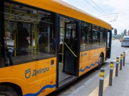 В Днепре будут мыть автобусы за 1,4 млн. гривен – уже объявлен тендер