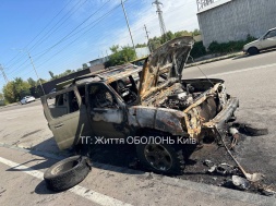 В Киеве на Минском массиве партизаны сожгли несколько машин военных