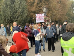 «Ні закриттю» – У Полтаві протестували проти посилення карантину