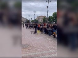 В Киеве под мэрией состоялся митинг против ЛГБТ-прайда