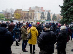 «Ні карантину вихідного дня!», «Ні фіскалізації»: у Кременчуці мітингували працівники ринків