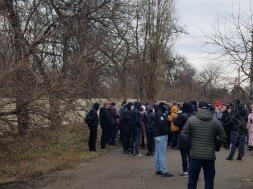 Акція-протест у Дніпрі: люди мітингують проти забудови та вирубки дерев у парку "Дружби народів"