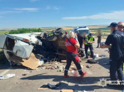 На Одесской трассе из-за аварийного состояния дороги произошло ДТП с большим количеством пострадавших